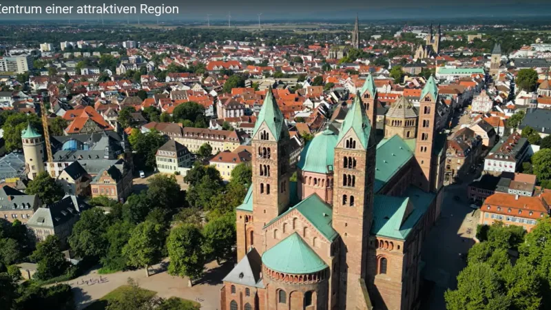 Dom und Innenstadt Speyer aus der Drohnenperspektive