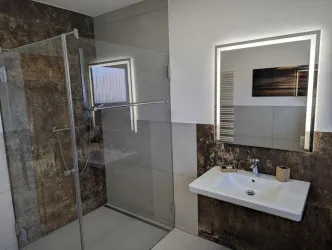 fewo5_bad_1024x771_Dusche_02