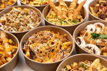 Chicken Bowls (© Cassian Sold)