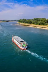 Fahrt auf dem Rhein2 (© Michael Varelmann)