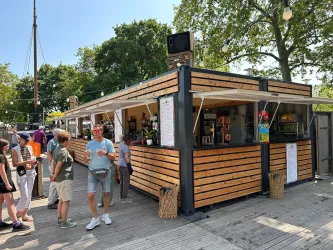 Rheinstrand3 (© Dennis Leschin)