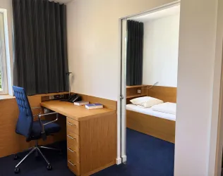 All unsere Zimmer sind mit einem Schreibtisch ausgestattet.