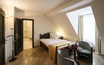 Zimmerbeispiel Einzelzimmerbeispeil Lindner Hotel 