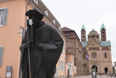 Jakobspilger mit Dom zu Speyer (© Tourist-Information Speyer)