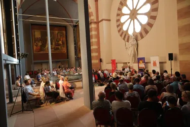 Blick in den Kaisersaal bei der Lesung 2022