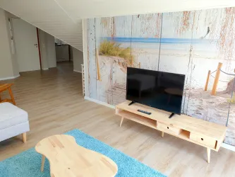 Wohnraum TV Wand (© Bernd Claus)