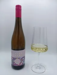 Weinflasche mit Glas