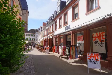 Geschäfte entlang der Korngasse