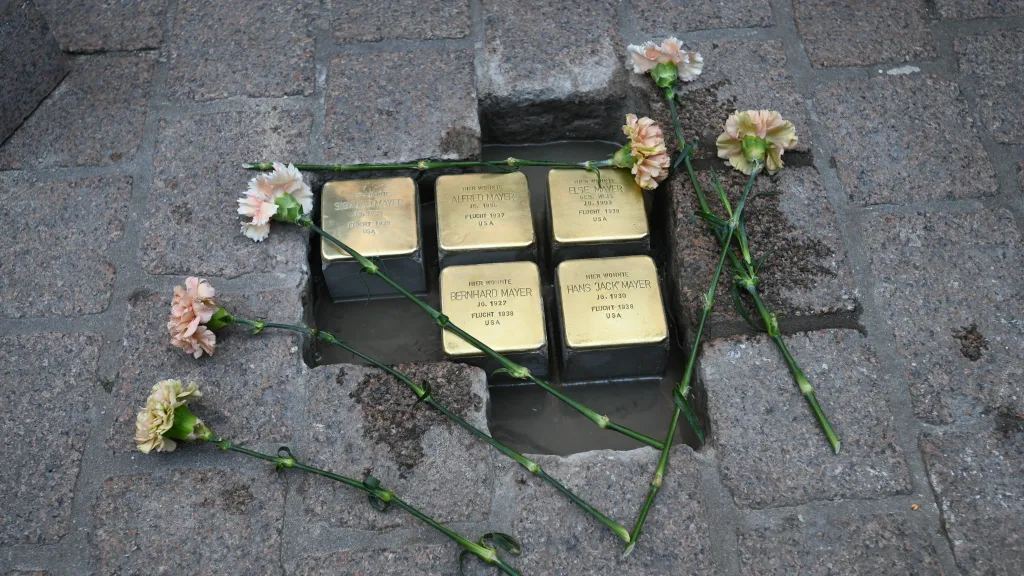Verlegung neuer Stolpersteine in Speyer