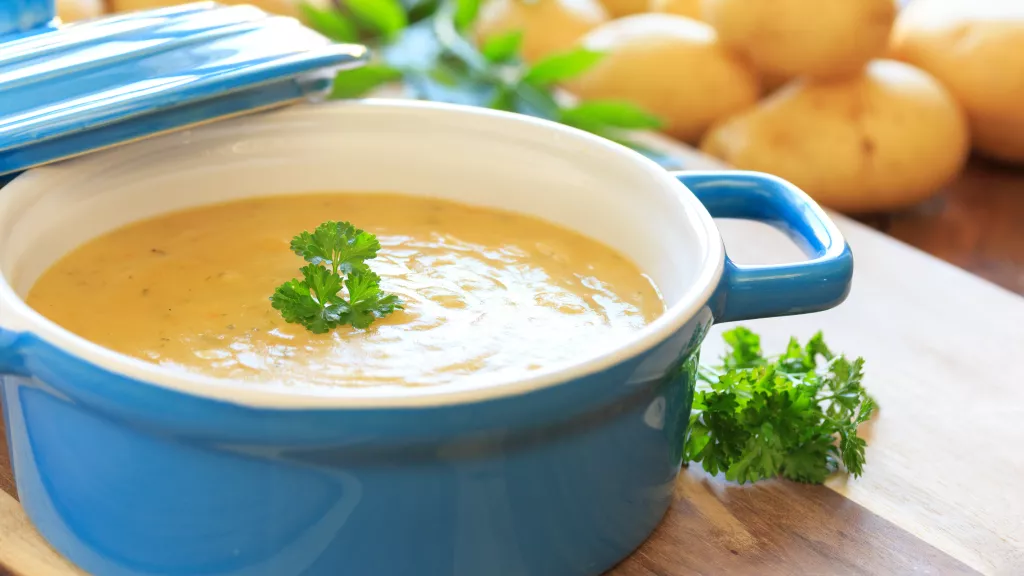 ein Topf "Grumbeeersupp", also Kartofffelsuppe