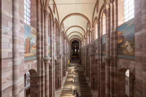 Innenansicht des Hauptschiffes im Speyerer Dom