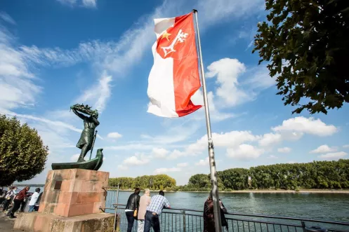 Hagendenkmal am Wormser Rheinufer