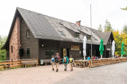 Pfälzerwaldhütte und Wanderheim zur Dicken Eiche