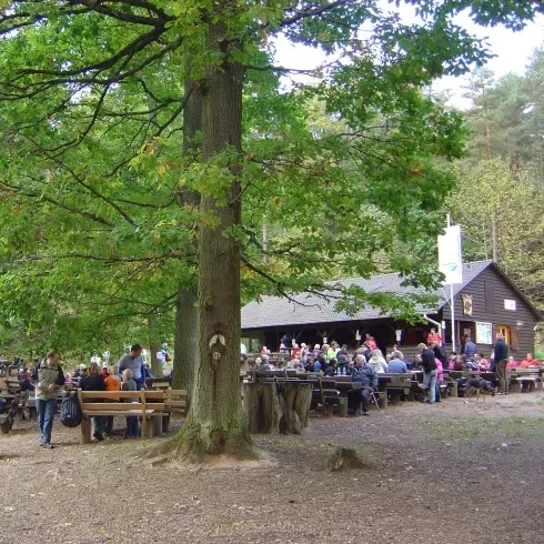 PWV-Hütte am Ungeheuersee bei Weisenheim am Berg 
